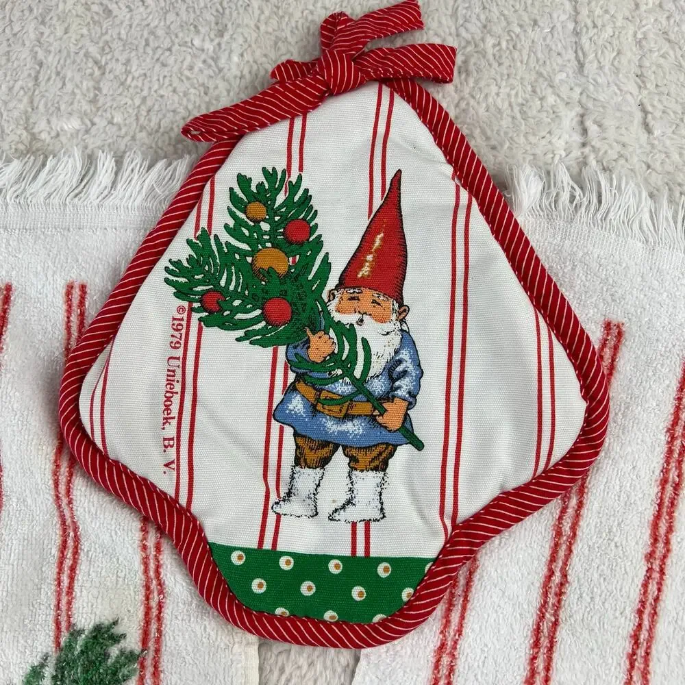 Unieboek B.V. Christmas gnome pot holder & Cannon Hand Towel set vintage 1979